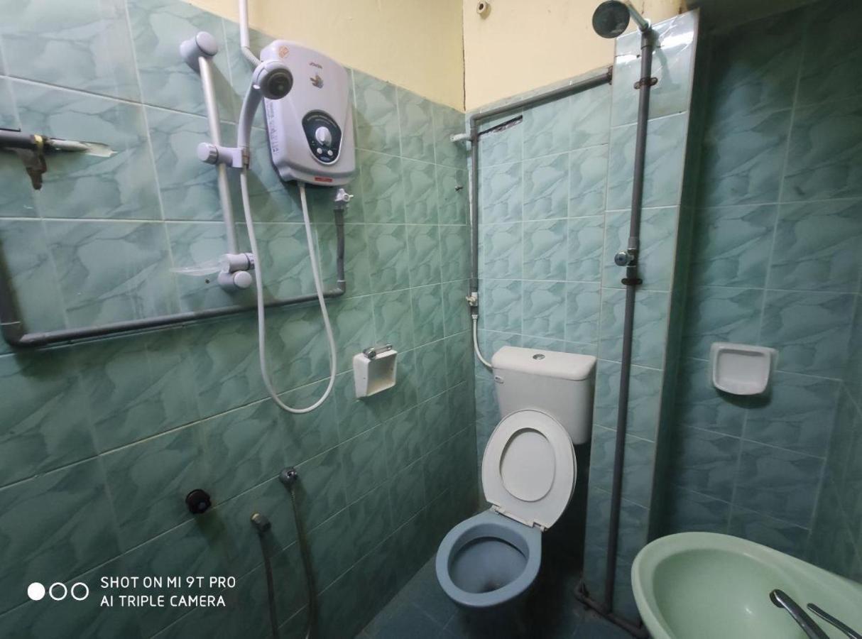 Dani Hotel Sdn Bhd Кота-Бару Экстерьер фото